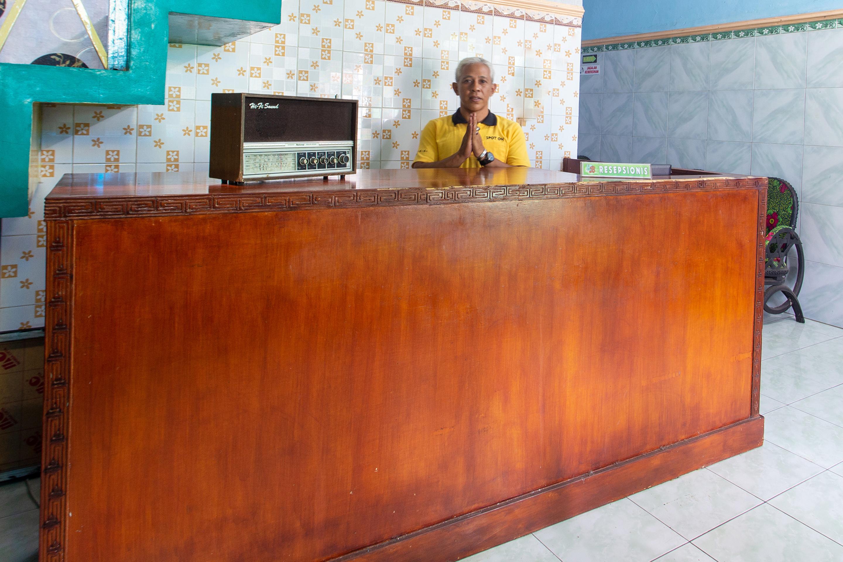 Spot On 2871 Hotel Budi Purwokerto Exterior photo